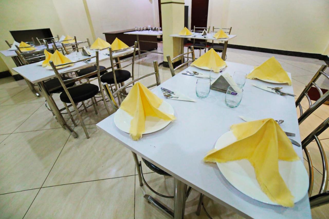 Oyo 16708 Sada Shiv Guest House Varanasi Eksteriør billede