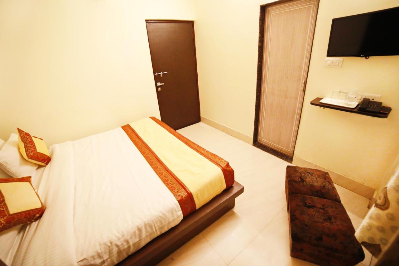 Oyo 16708 Sada Shiv Guest House Varanasi Eksteriør billede