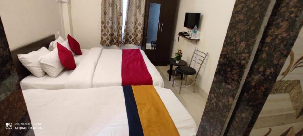 Oyo 16708 Sada Shiv Guest House Varanasi Eksteriør billede