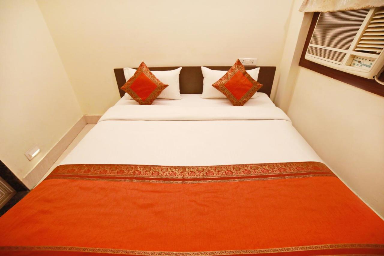 Oyo 16708 Sada Shiv Guest House Varanasi Eksteriør billede